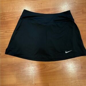 Black Nike golf skirt
